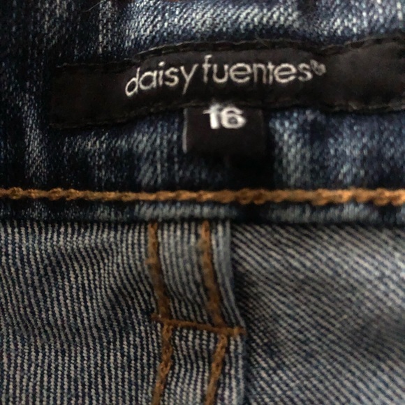 Daisy Fuentes Ladies Jeans Size 16 - Picture 3 of 3